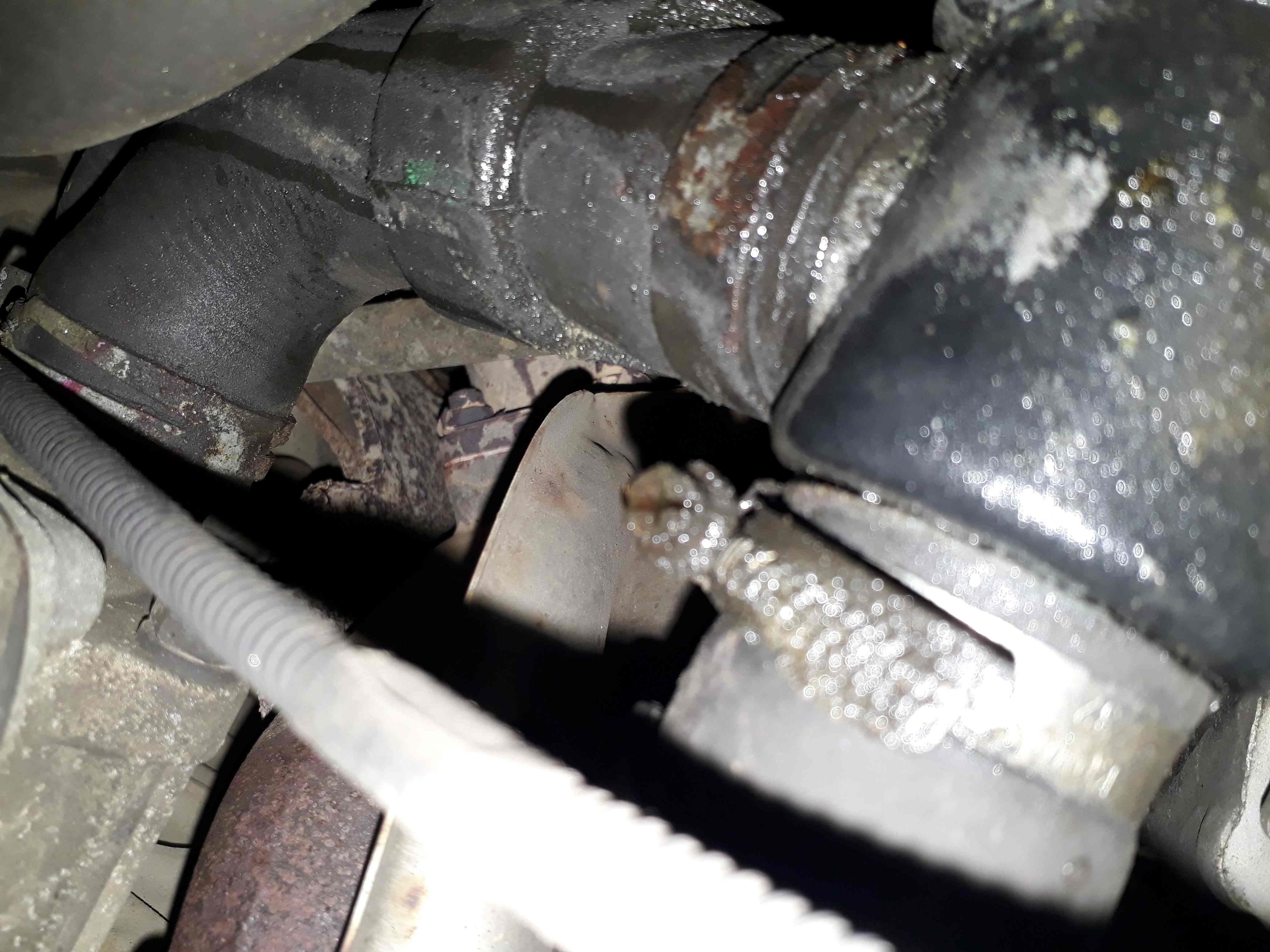 нива термостат утечка.jpg