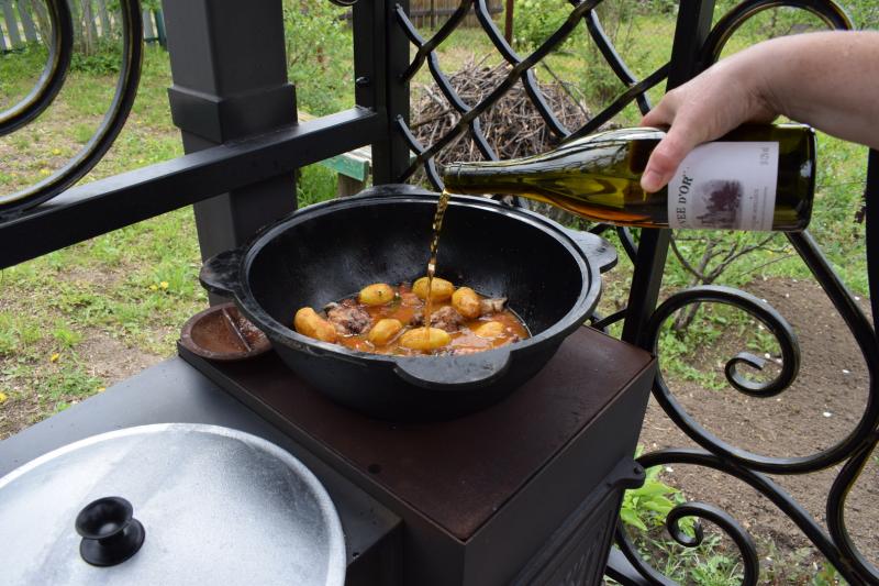 Курица с овощами и белым вином
